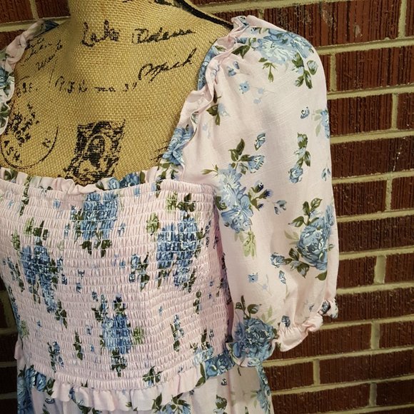 ❌sold❌ Gal Meets Glam Isabel Floral Smocked Midi Dress - Picture 6 of 11